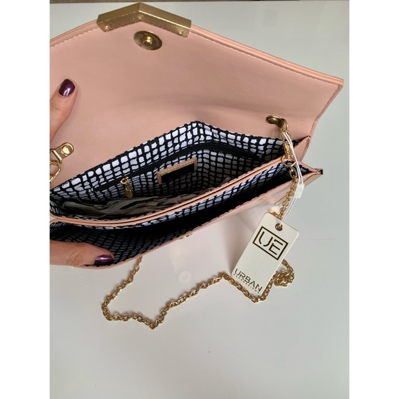 NWOT Urban Expression Pink Clutch - Picture 3 of 6